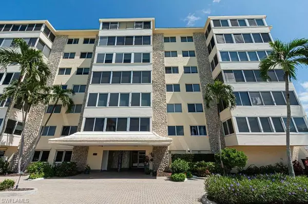 Naples, FL 34103,3410 Gulf Shore BLVD N #406