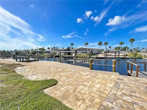 Fort Myers Beach, FL 33931,17860 Bryan CT