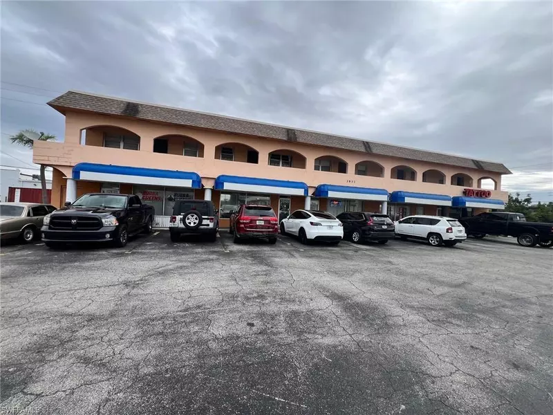 3941 Broadway, Fort Myers, FL 33901