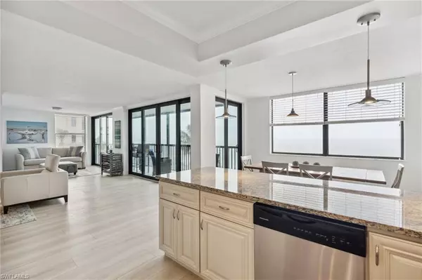 Naples, FL 34108,9375 Gulf Shore DR #402