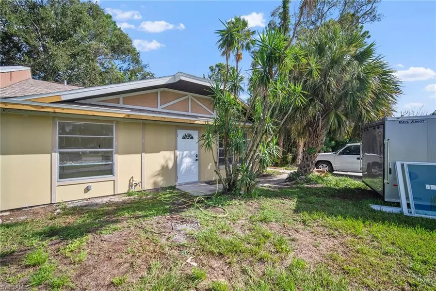 7423 Garry RD, Fort Myers, FL 33967