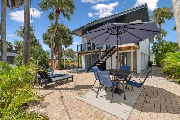 Fort Myers Beach, FL 33931,108 Voorhis ST