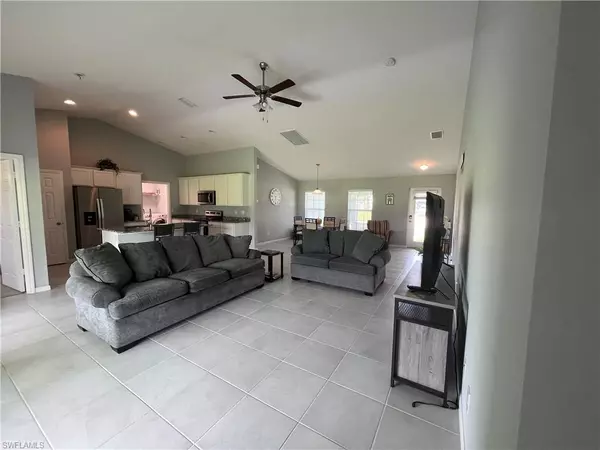 Cape Coral, FL 33991,129 SW 8th PL