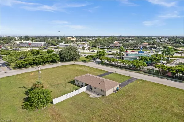 Cape Coral, FL 33909,1401/1403 NE 8th ST