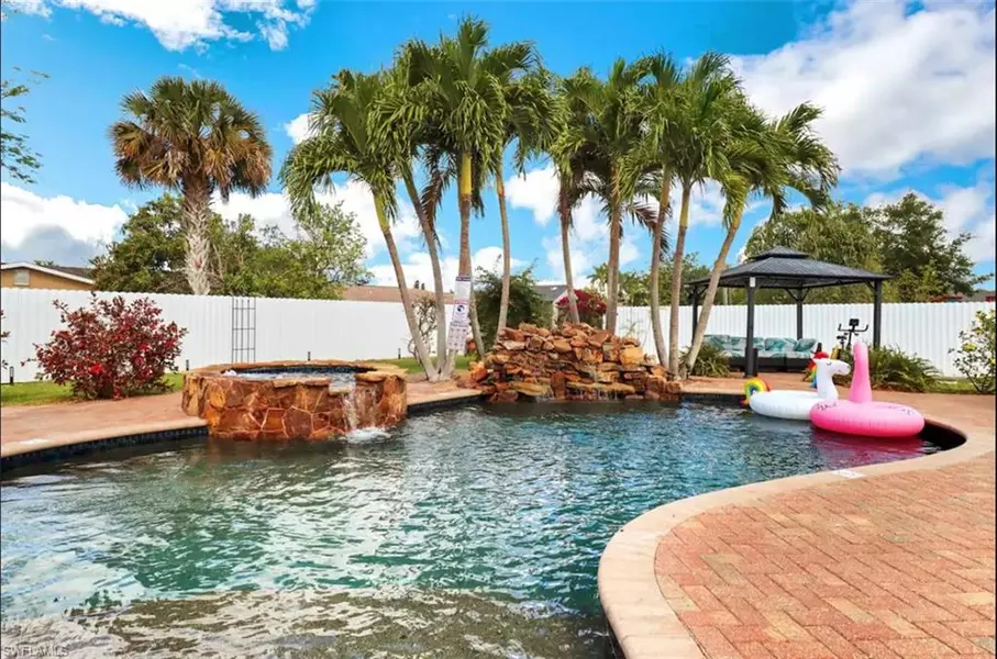 1797 42nd TER SW, Naples, FL 34116