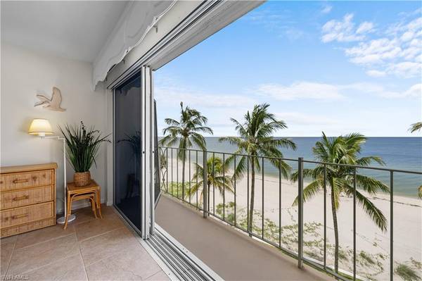 2011 Gulf Shore BLVD N #44, Naples, FL 34102