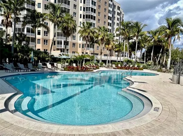 Fort Myers Beach, FL 33931,4182 Bay Beach LN #743