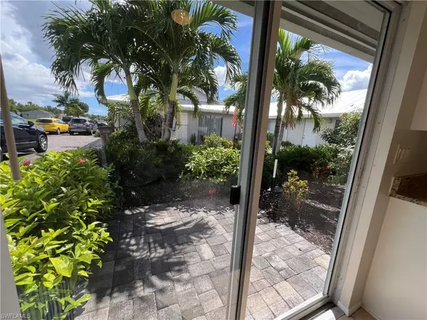 Cape Coral, FL 33990,1024 SE 24th AVE #5