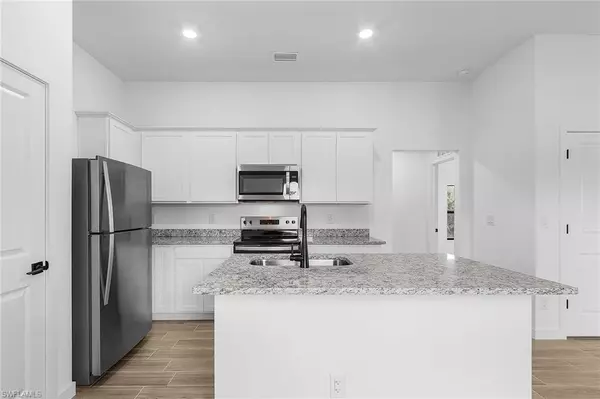 Cape Coral, FL 33909,2739 NE 5th AVE