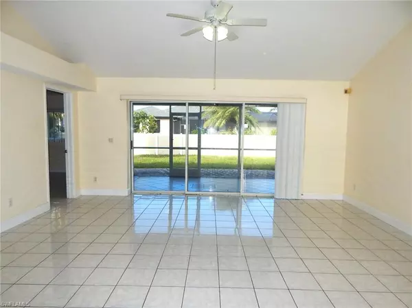 Cape Coral, FL 33991,424 SW 38th PL