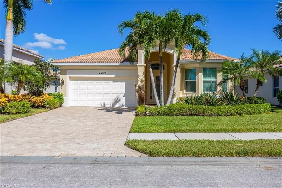 7702 Martino CIR, Naples, FL 34112