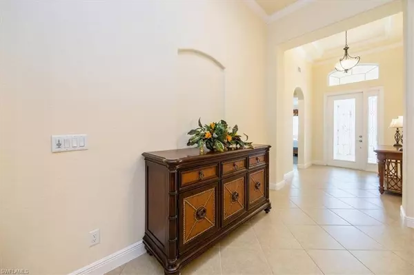 Naples, FL 34112,7702 Martino CIR