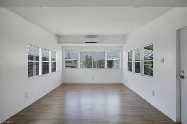 Fort Myers, FL 33905,5558 Palm Beach BLVD #214