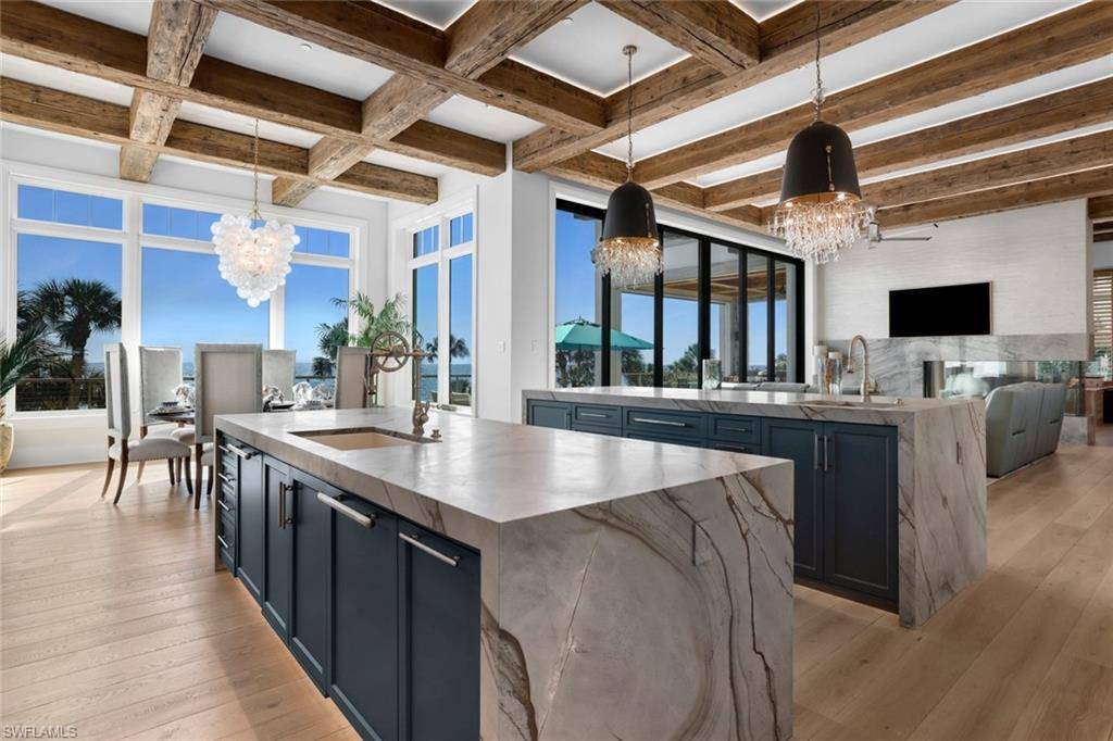 Naples, FL 34108,7409 Bay Colony DR