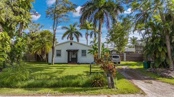 3024 Woodside AVE, Naples, FL 34112