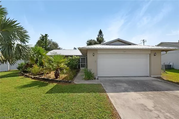 Cape Coral, FL 33990,137 SE Santa Barbara PL