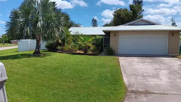 Cape Coral, FL 33990,137 SE Santa Barbara PL