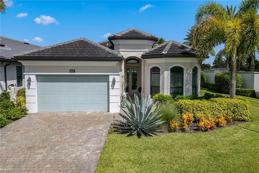 10137 Florence CIR, Naples, FL 34119