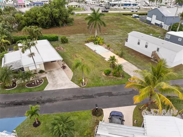 Fort Myers, FL 33908,158 Adrienne DR