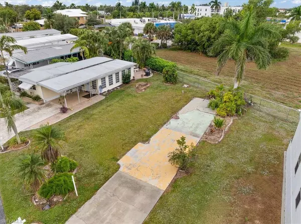 Fort Myers, FL 33908,158 Adrienne DR