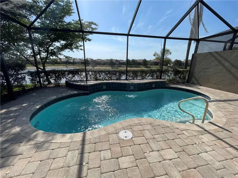 7631 Jacaranda LN, Naples, FL 34114