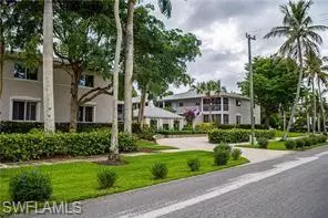 Naples, FL 34102,638 7th AVE S #B638