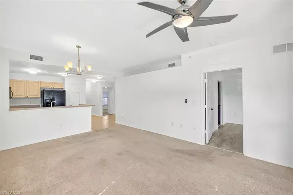 Naples, FL 34112,4500 Botanical Place CIR #206