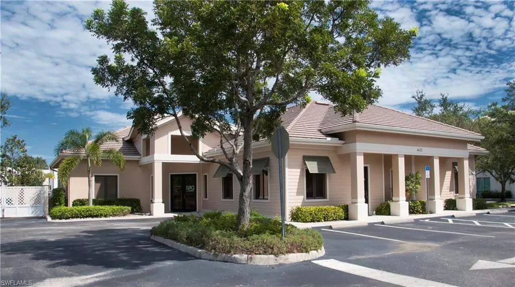 6621 Willow Park DR, Naples, FL 34109