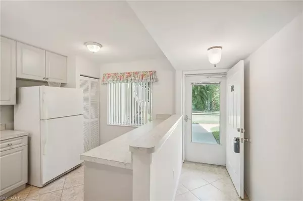 Naples, FL 34112,5622 Woodmere Lake CIR #B102