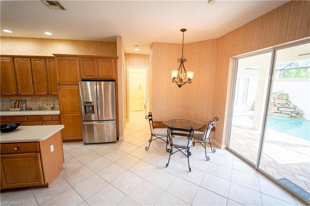 Naples, FL 34110,5886 Paradise CIR