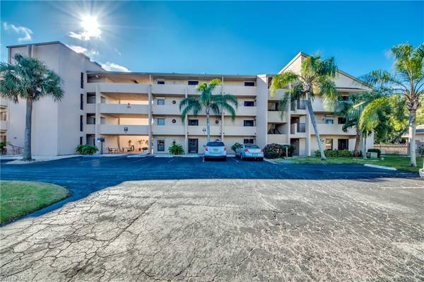 2067 W Lakeview BLVD #2, North Fort Myers, FL 33903