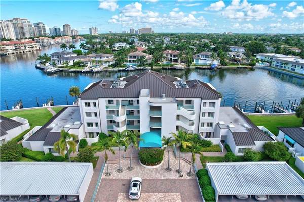 255 Park Shore DR #3-322, Naples, FL 34103