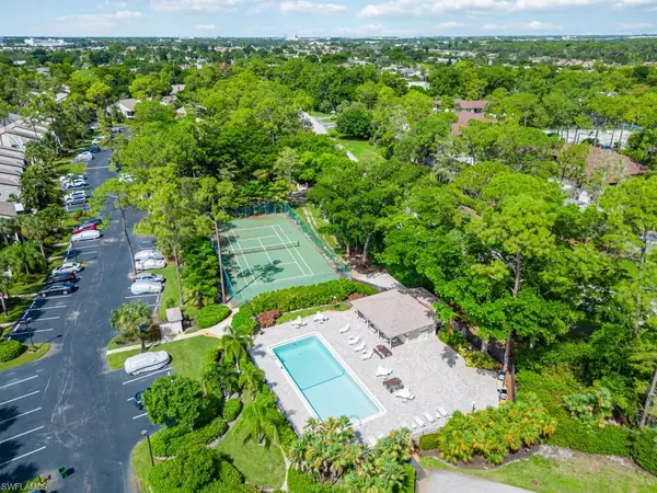 Naples, FL 34112,1808 Kings Lake BLVD #203