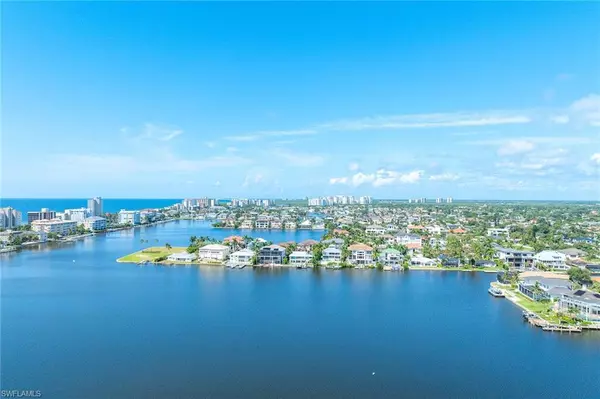 400 Flagship DR #305, Naples, FL 34108