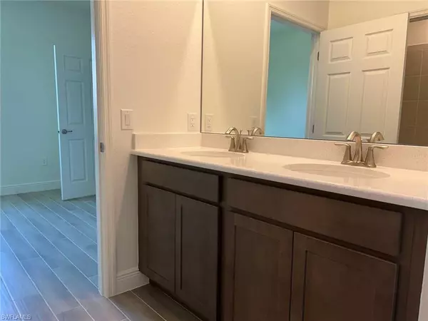 Cape Coral, FL 33993,4513 NW 34th ST