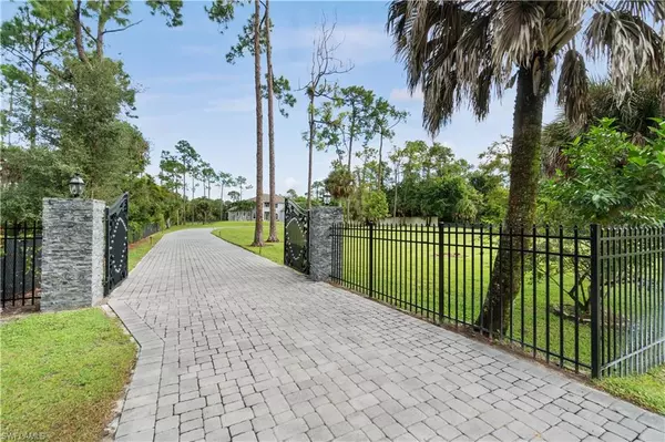 Naples, FL 34119,6181 Hidden Oaks LN