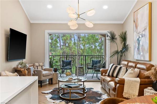 1250 Wildwood Lakes BLVD #304, Naples, FL 34104