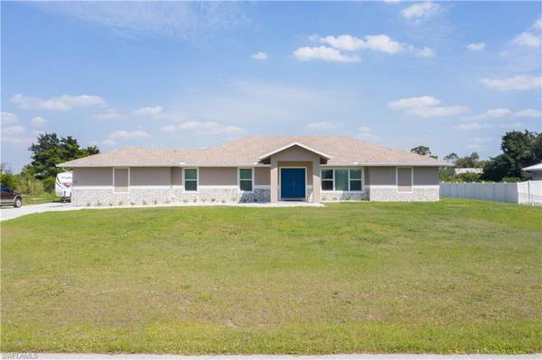 1525 Linwood AVE, Alva, FL 33920