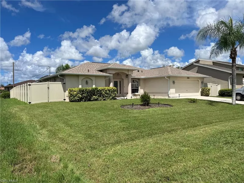 3922 SE 4TH AVE, Cape Coral, FL 33904