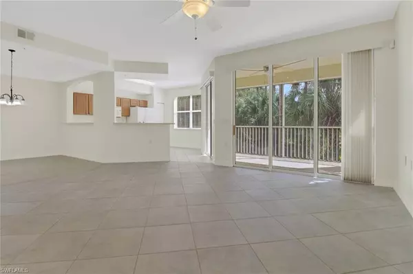 Naples, FL 34119,1882 Tarpon Bay DR S #2-205