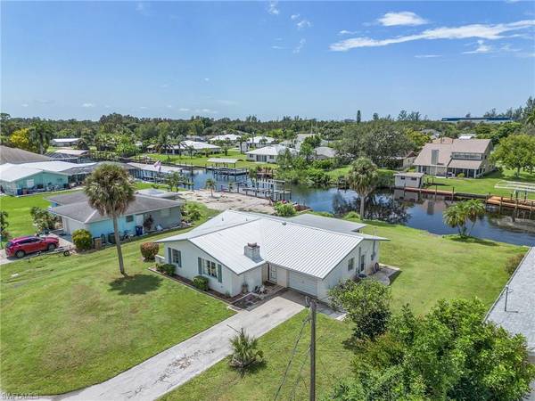 2231 Isle Of Pines AVE, Fort Myers, FL 33905