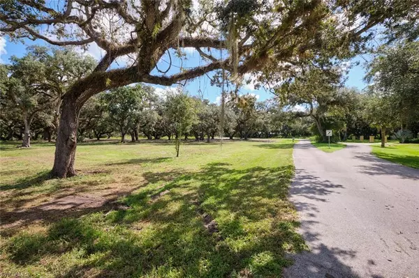 4028 Oak Haven DR, Labelle, FL 33935