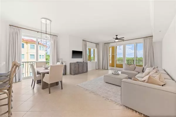 2738 Tiburon BLVD E #B-402, Naples, FL 34109