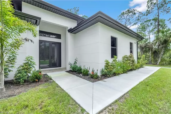3960 8th AVE SE, Naples, FL 34117