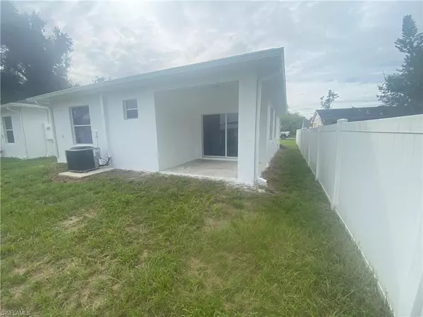 Fort Myers, FL 33905,13832 1st ST