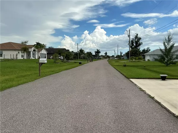 Cape Coral, FL 33991,613 SW 11th PL