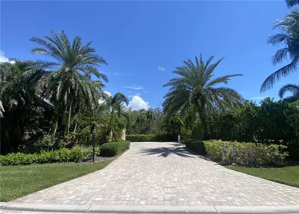 4948 Coach LN, Naples, FL 34114