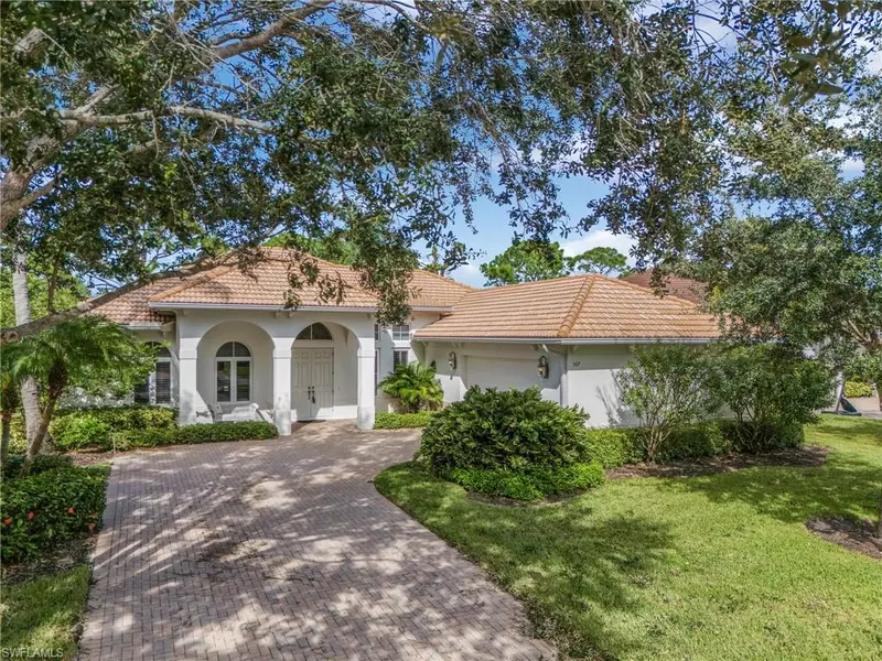 367 Saddlebrook LN, Naples, FL 34110