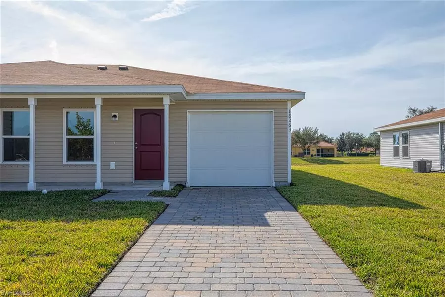 18263 Gibraltar LN, Lehigh Acres, FL 33936