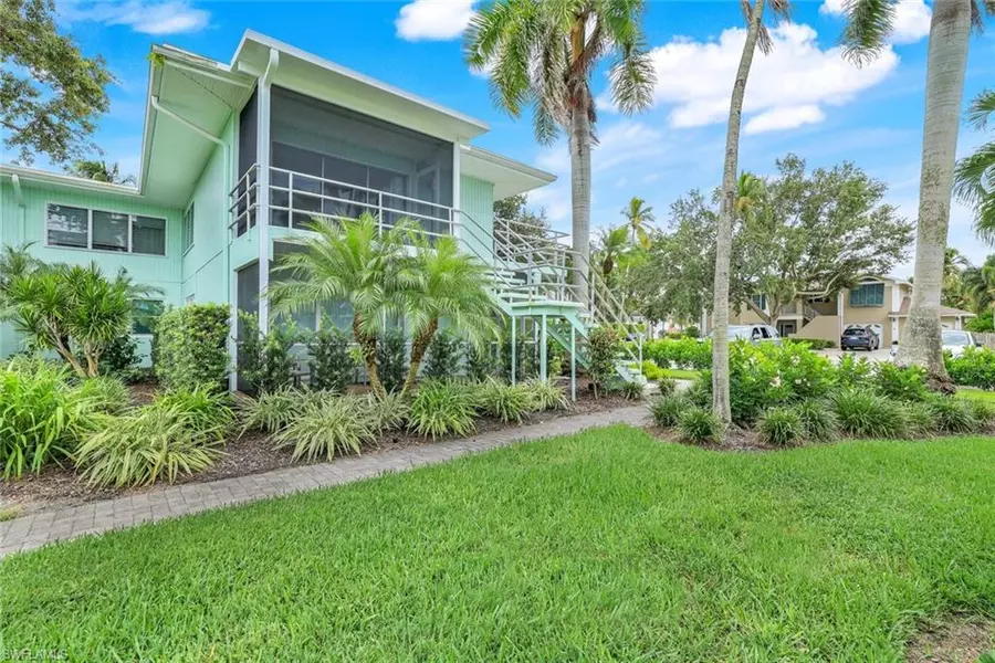 295 8th AVE S #295B, Naples, FL 34102